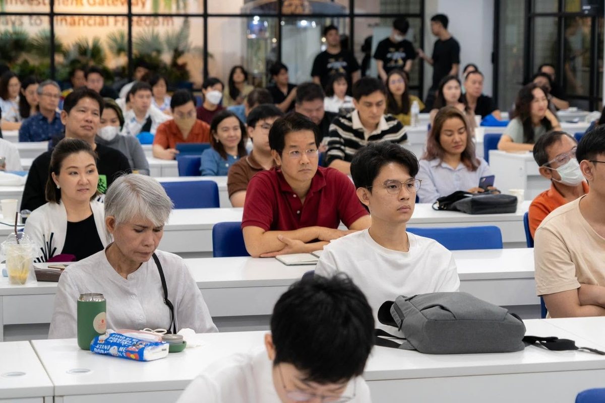 บรรยากาศการเรียนการสอนระดับ Advanced ในคอร์สรายปี