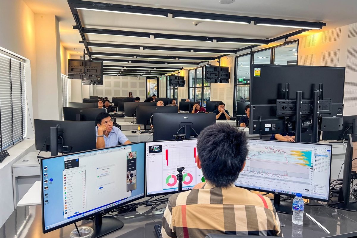 บรรยากาศห้องเทรดจริงในคอร์ส Exclusive