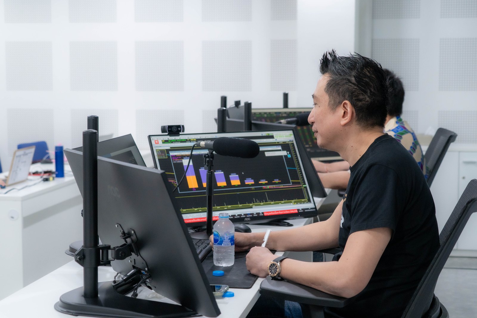 โค้ชซัน Krasuang Jarusira ผู้ก่อตั้ง Super Trader Republic ให้ข้อคิดการลงทุน